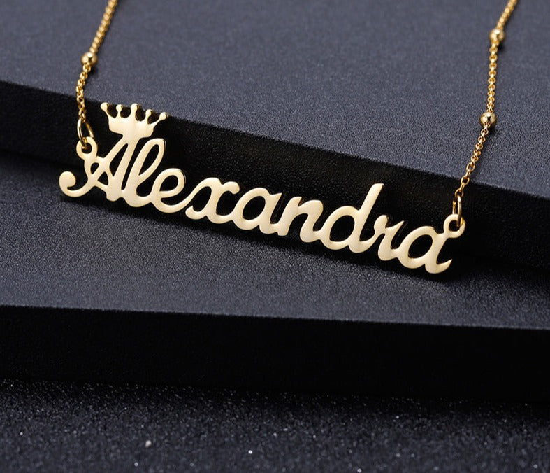 Classic Name Necklace with Crown - Julri Box